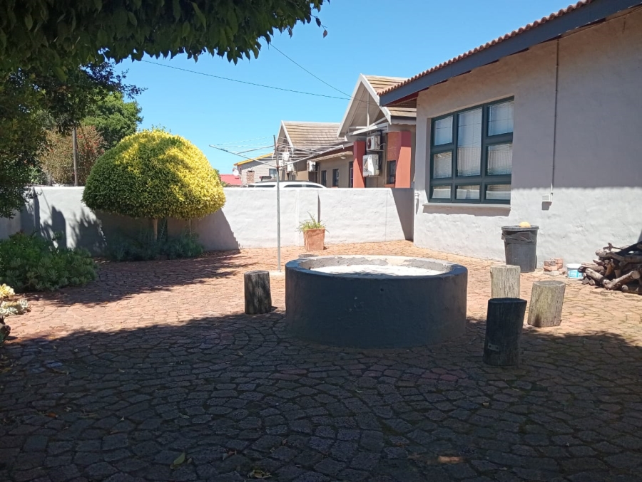 To Let 4 Bedroom Property for Rent in C Place Eastern Cape